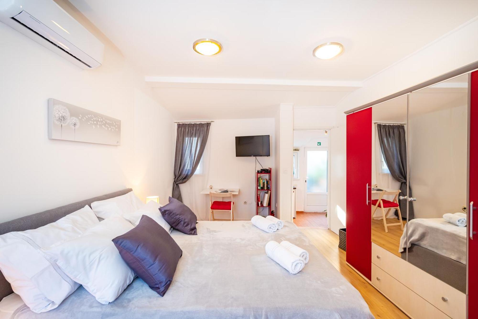 Mediterranean Terrace Apartment With Bikes & Sup スクラーディン エクステリア 写真