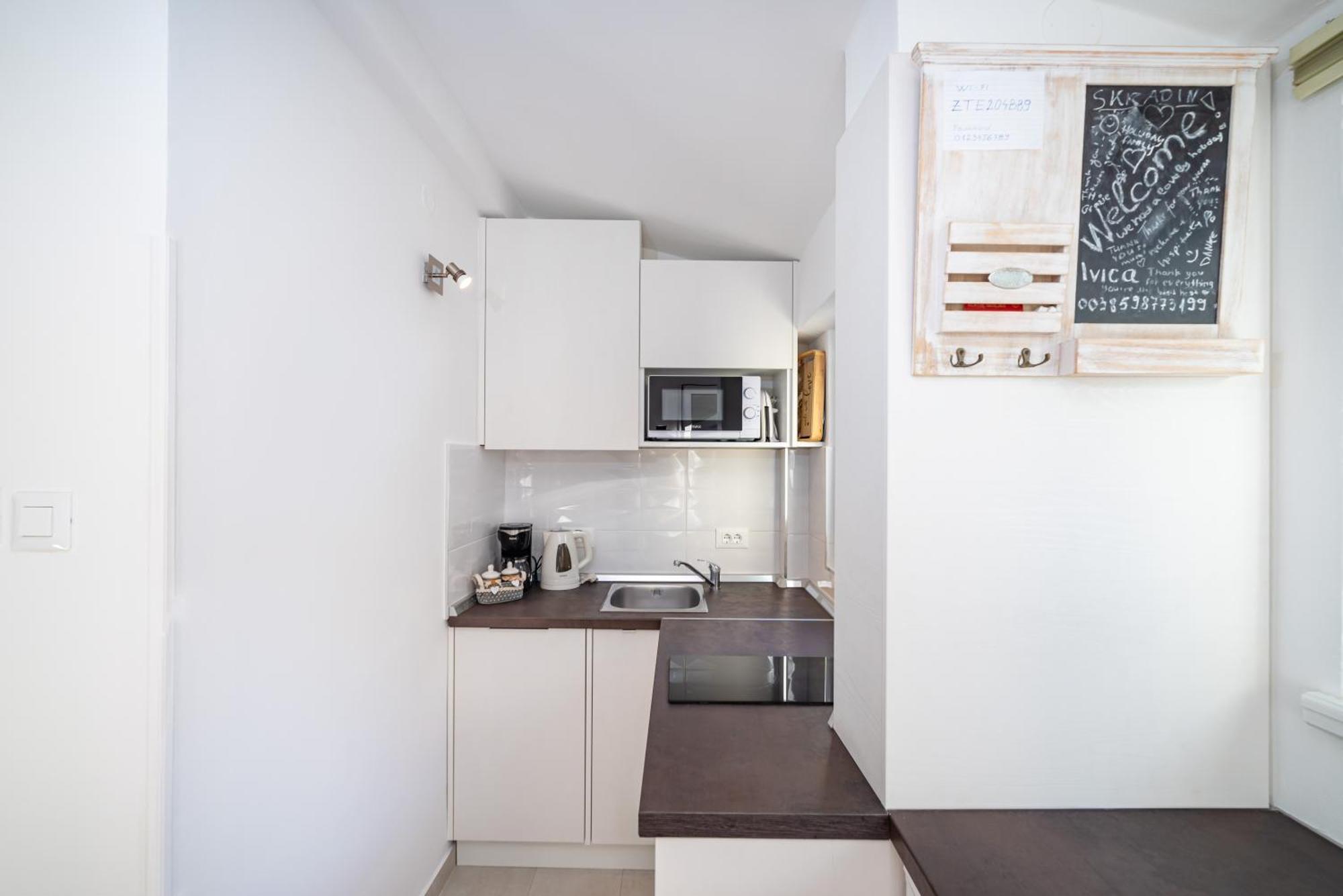 Mediterranean Terrace Apartment With Bikes & Sup スクラーディン エクステリア 写真